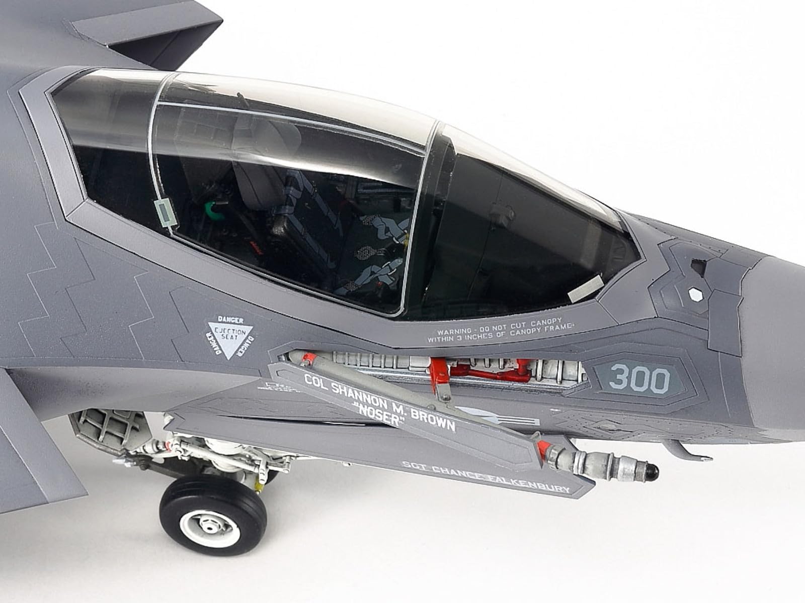 tamiya-f-35c-lightning-ii-flugzeugmodell-bausatz-1-48 image 6