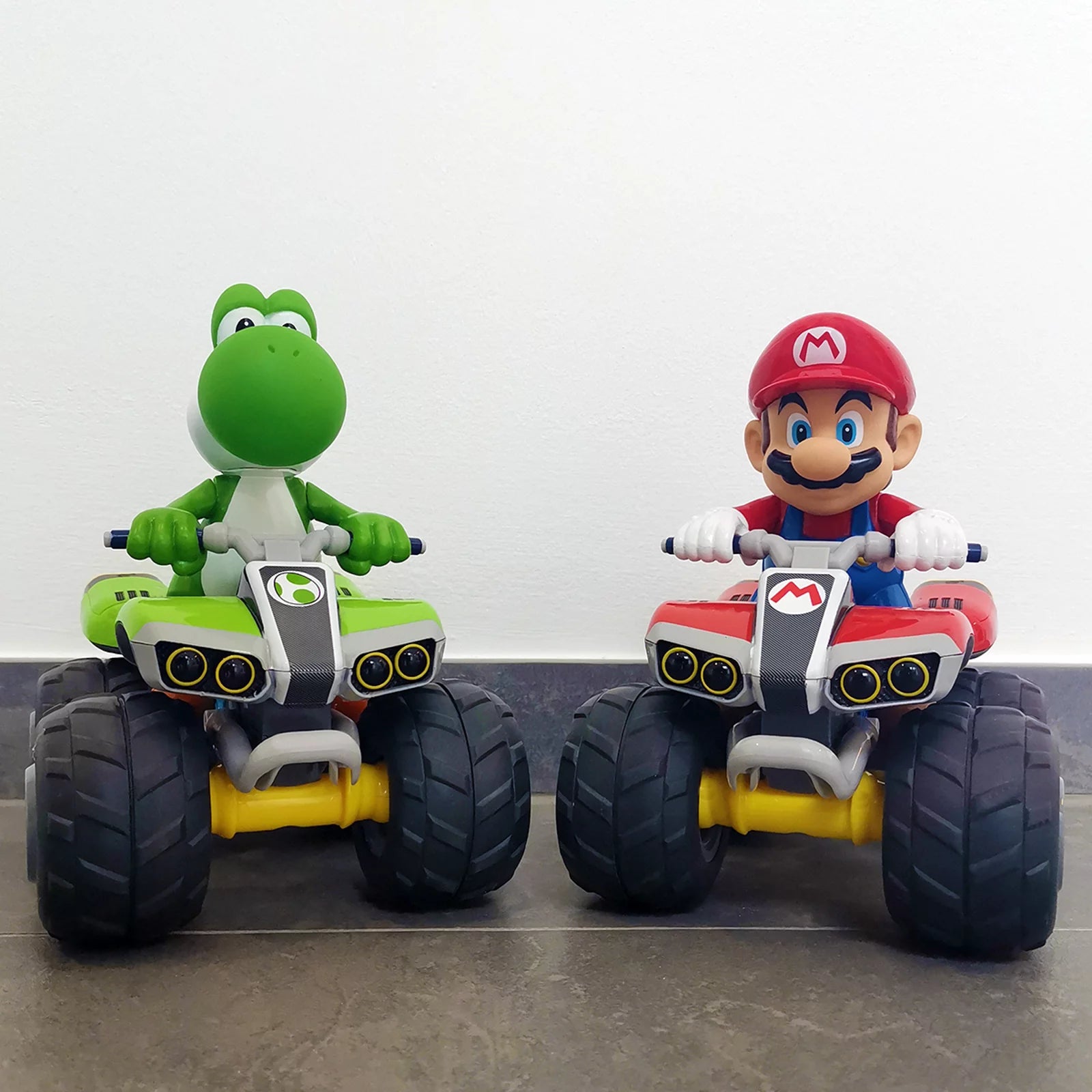 carrera-rc-nintendo-mario-kart-yoshi-quad-2-4-ghz image 3