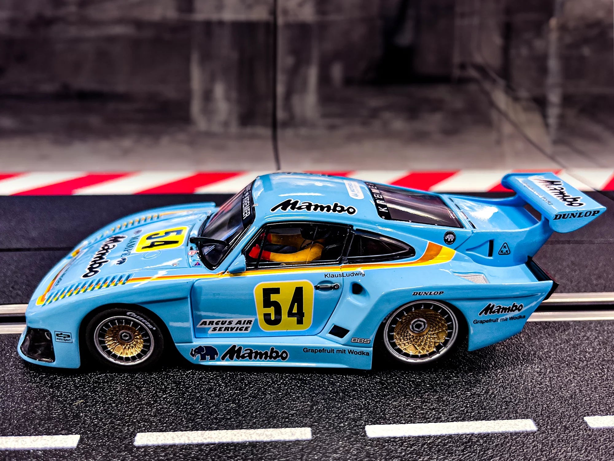 carrera-digital-132-slotcar-porsche-kremer-935-k3-no-54 image 3