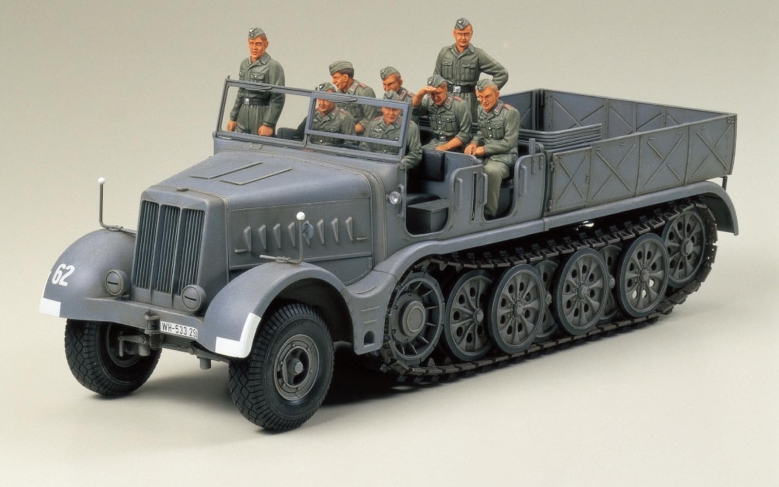 tamiya-sd-kfz-9-famo-1-35-bausatz-grau-8-figuren image 3