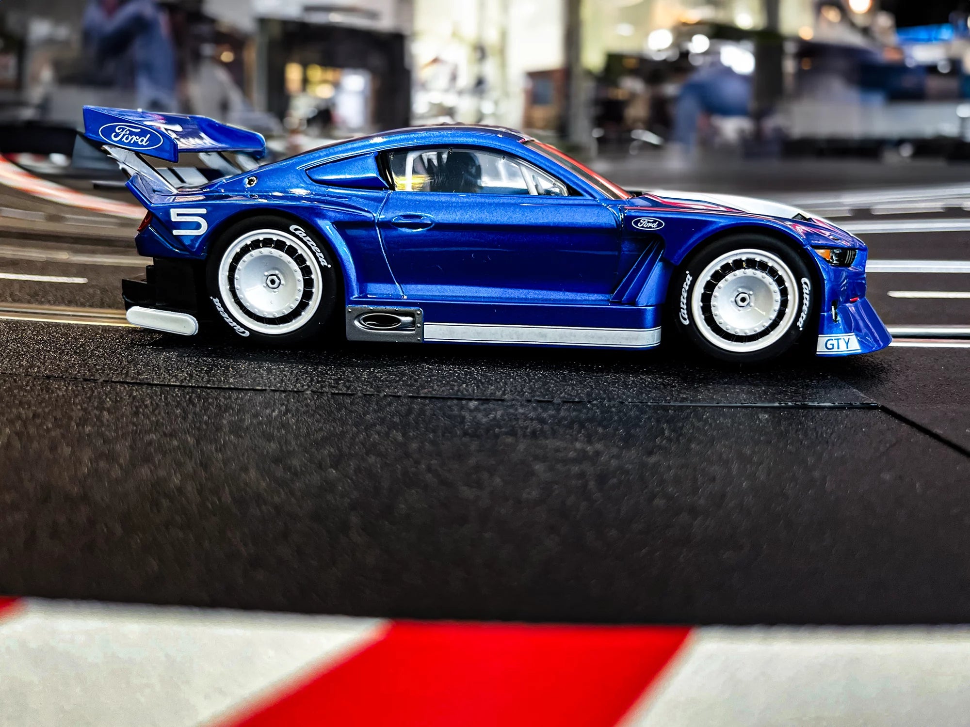 carrera-digital-132-ford-mustang-gty-no-5-slotcar-1-32-blau image 3