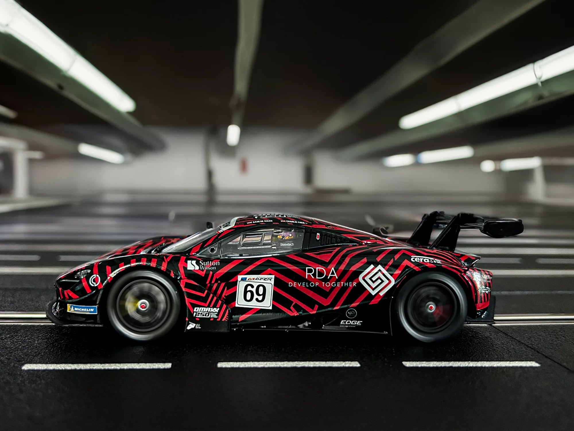 carrera-digital-132-mclaren-720s-gt3-slotcar-no-69-optimum image 3