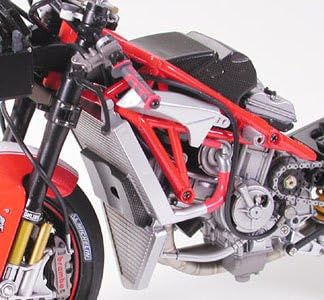tamiya-14101-ducati-desmosedici-nr-65-1-12-bausatz image 8