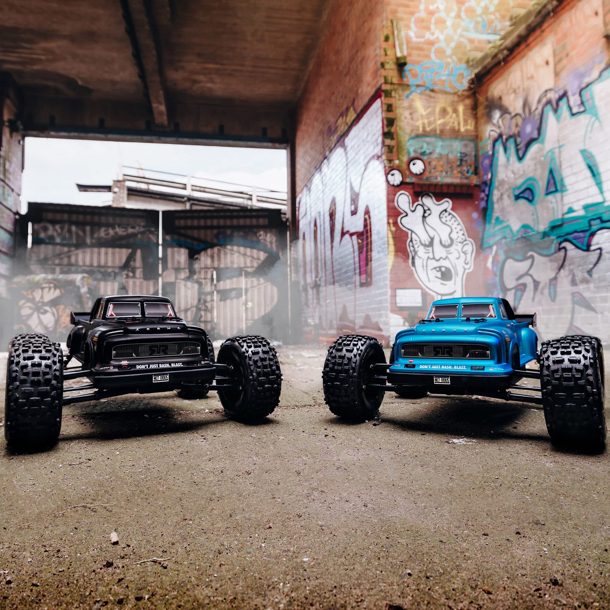 arrma-notorious-6s-v5-blx-stunt-truck-1-8-rtr-schwarz image 8