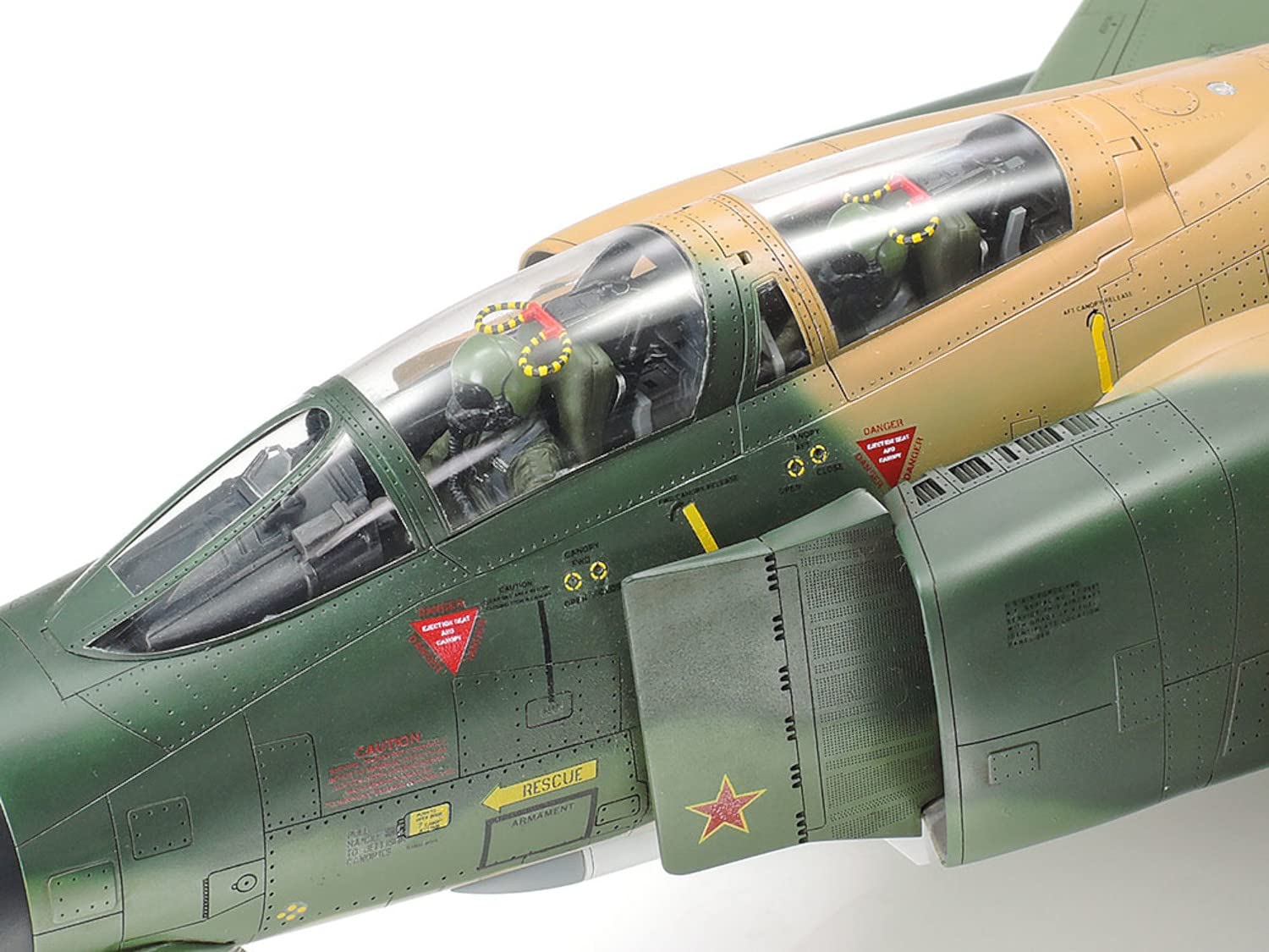 tamiya-mcdonnell-f-4-c-d-phantom-ii-flugzeug-1-32-bausatz image 3
