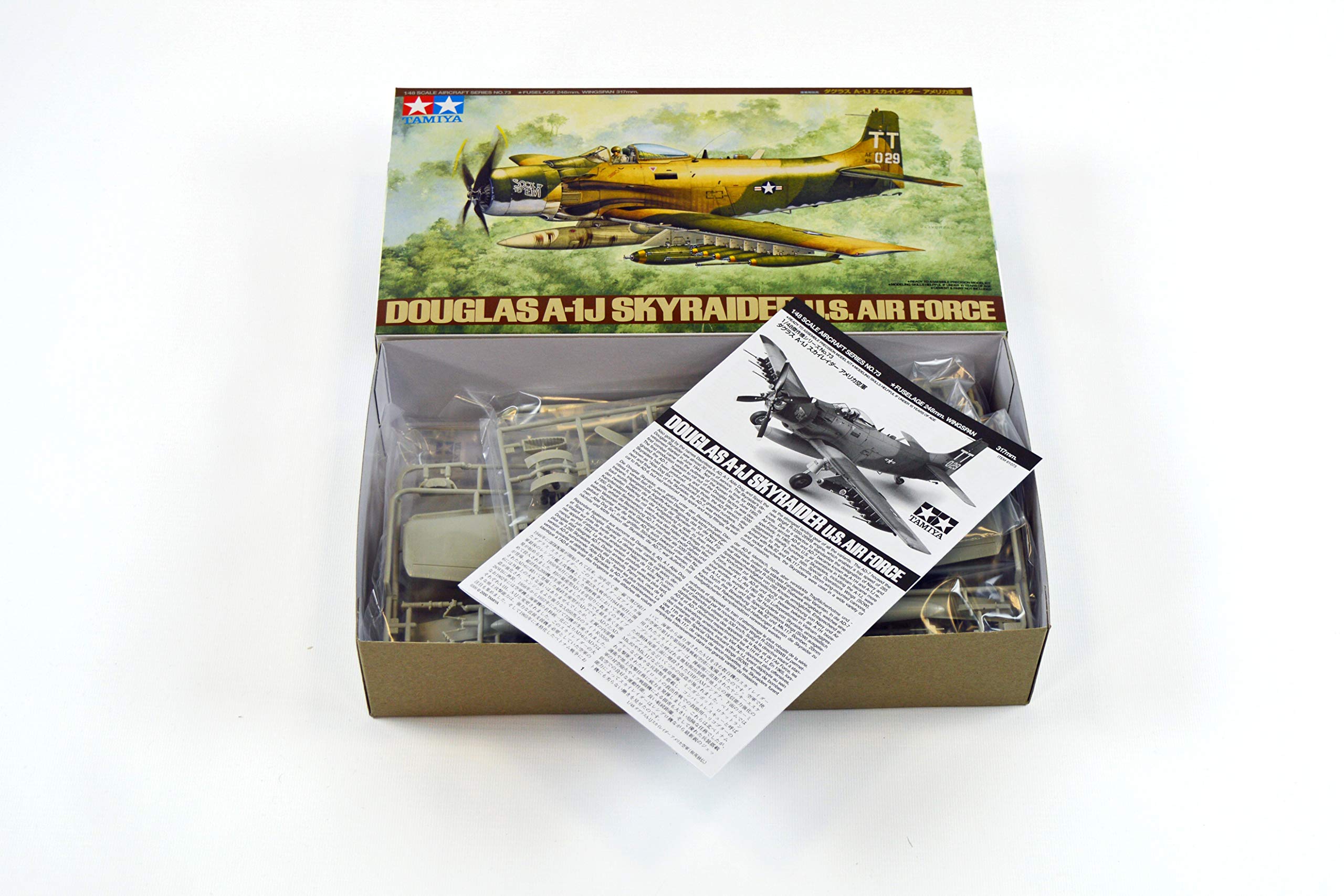 tamiya-static-models-skyraider-a-1j-1-48-bausatz image 2