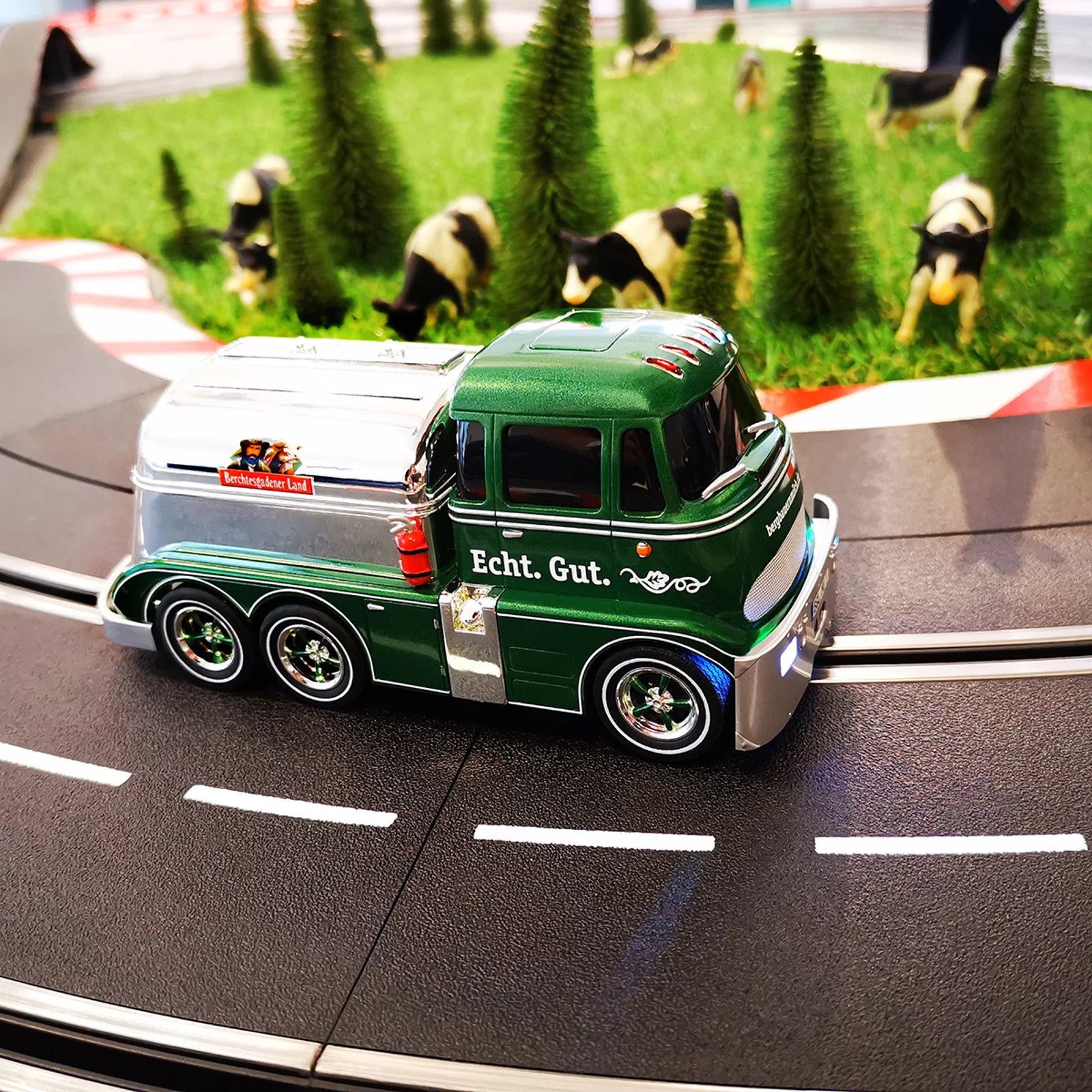 carrera-digital-132-tanker-berchtesgadener-land-slotcar image 3
