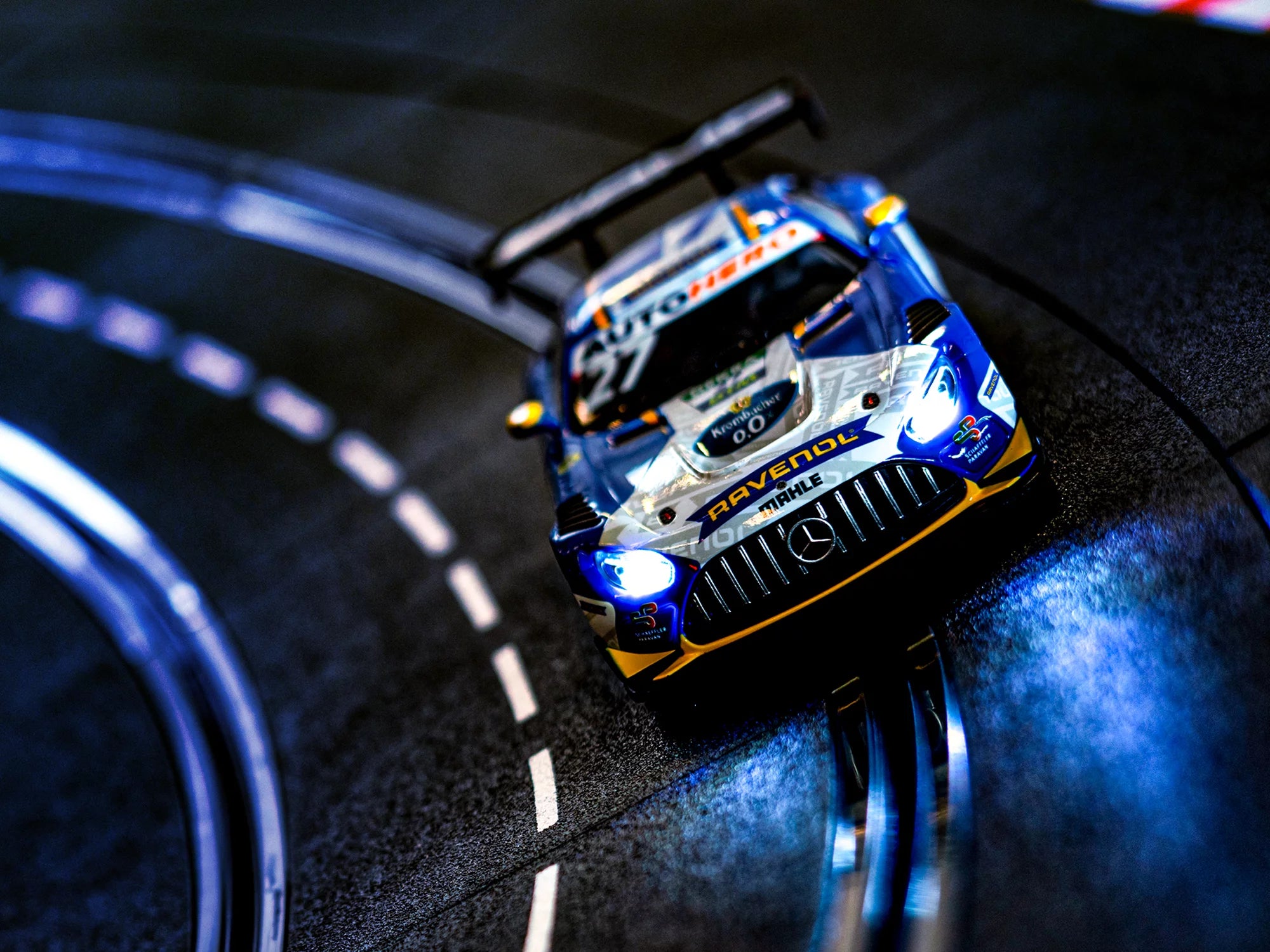 carrera-digital-132-mercedes-amg-gt3-evo-no-27-slotcar image 2
