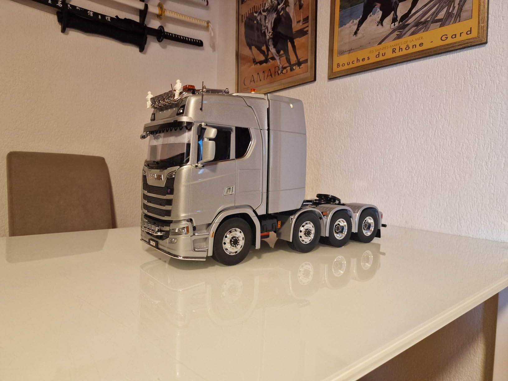 Riesiges Modell