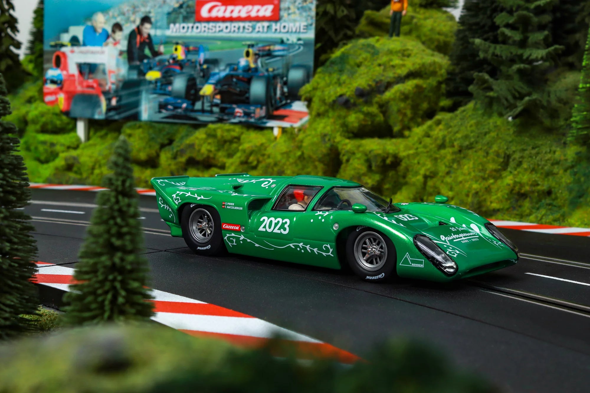 carrera-digital-124-lola-t70-mkiiib-gaisberg-2023-slotcar-1-24 image 2