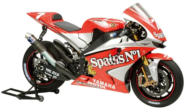 tamiya-yamaha-yzr-m1-04-1-12-bausatz-14100-motogp-rot image 1