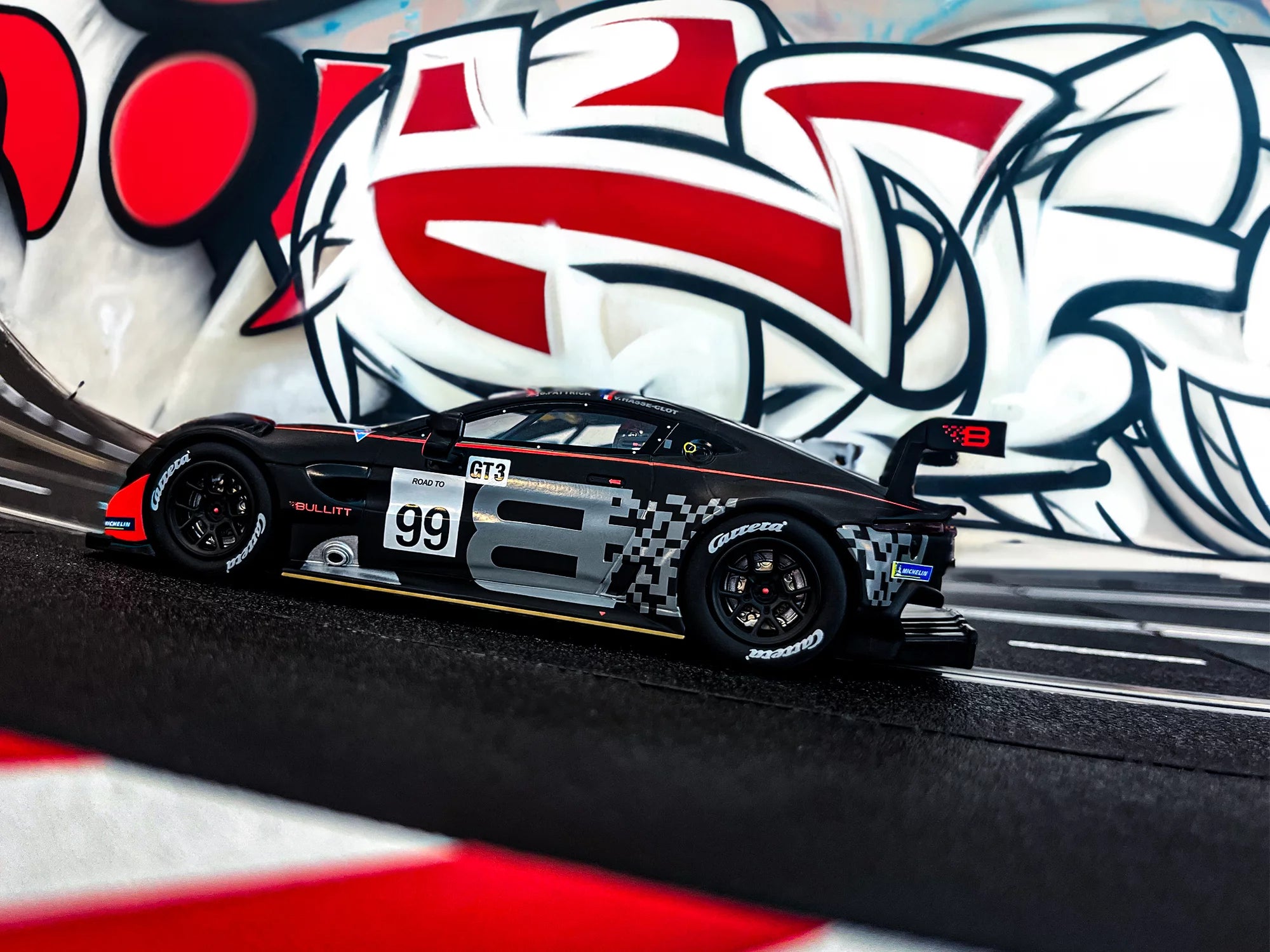 carrera-digital-132-aston-vantage-gt3-bullitt-no-99 image 3