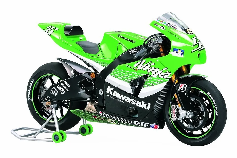 tamiya-14109-kawasaki-ninja-zx-rr-motorradbausatz-1-12-2006 image 1
