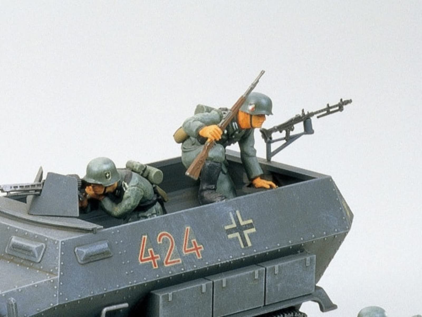 tamiya-sdkfz-251-1-hanomag-300035020-bausatz-1-35-halbketten image 3