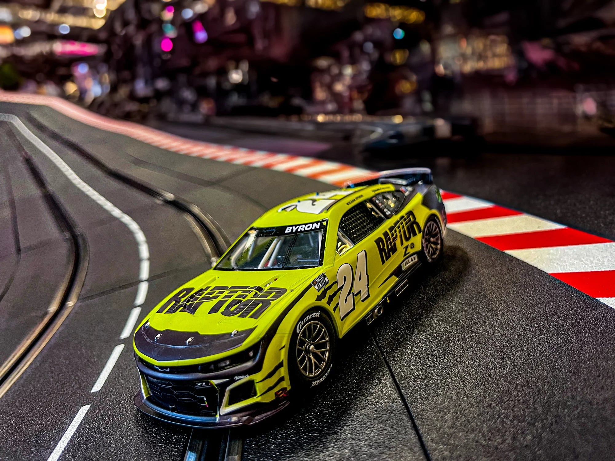 carrera-digital-132-nascar-camaro-zl1-slotcar-no-24-byron-2 image 2