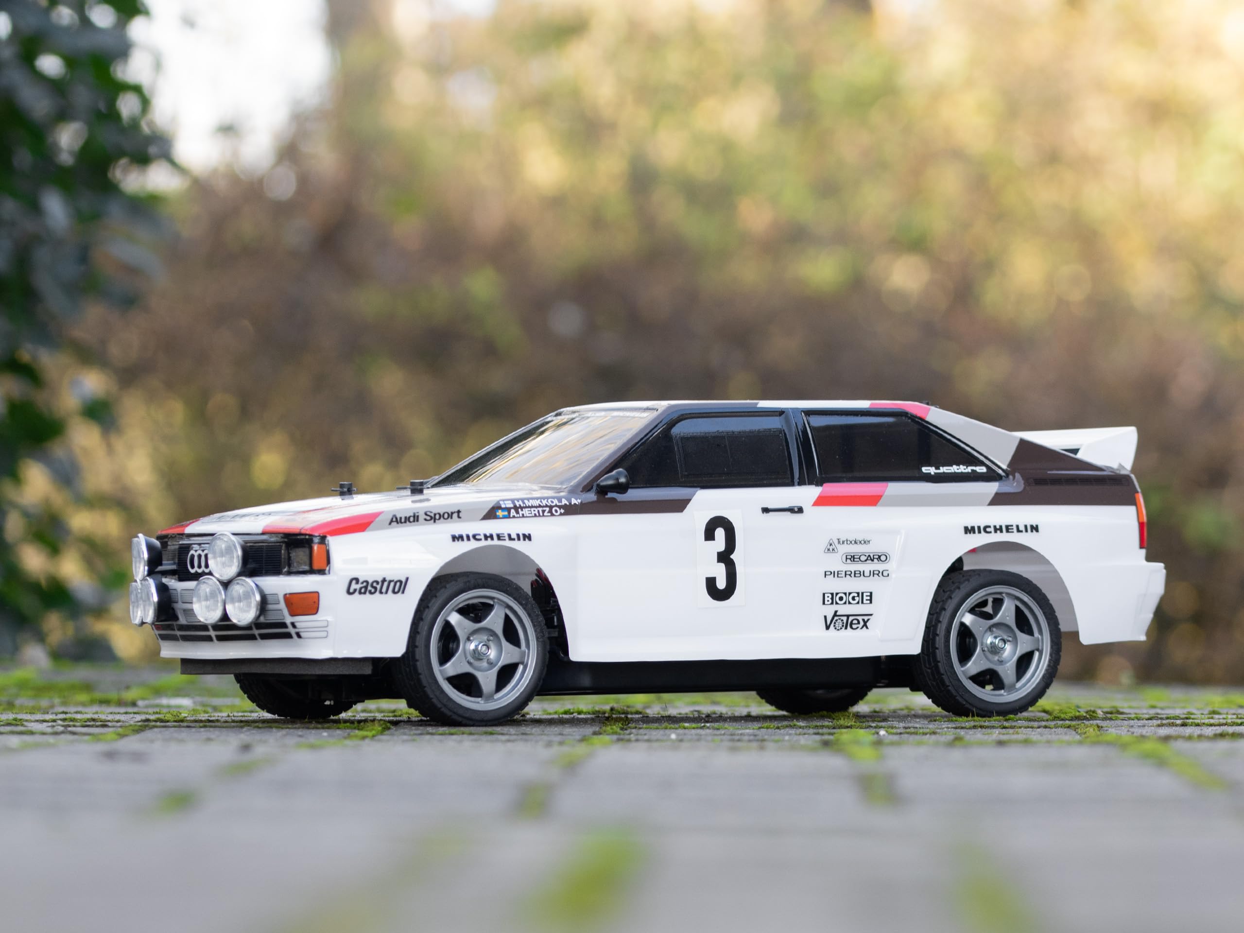 tamiya-audi-quattro-rally-a2-tt-02-rc-auto-bausatz-1-10-wei image 3
