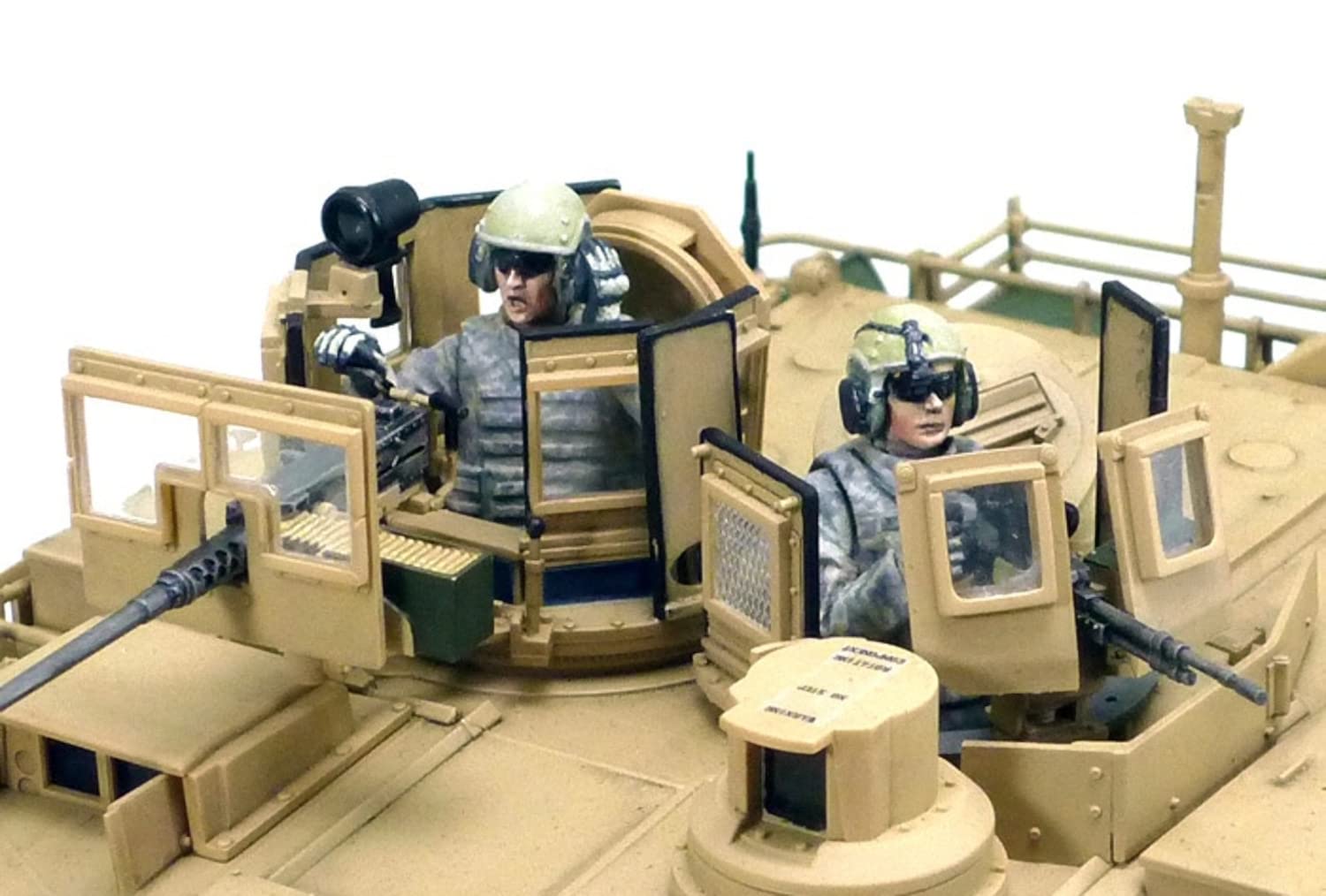 tamiya-35326-m1a2-sep-abrams-tusk-ii-panzerbausatz-1-35 image 3