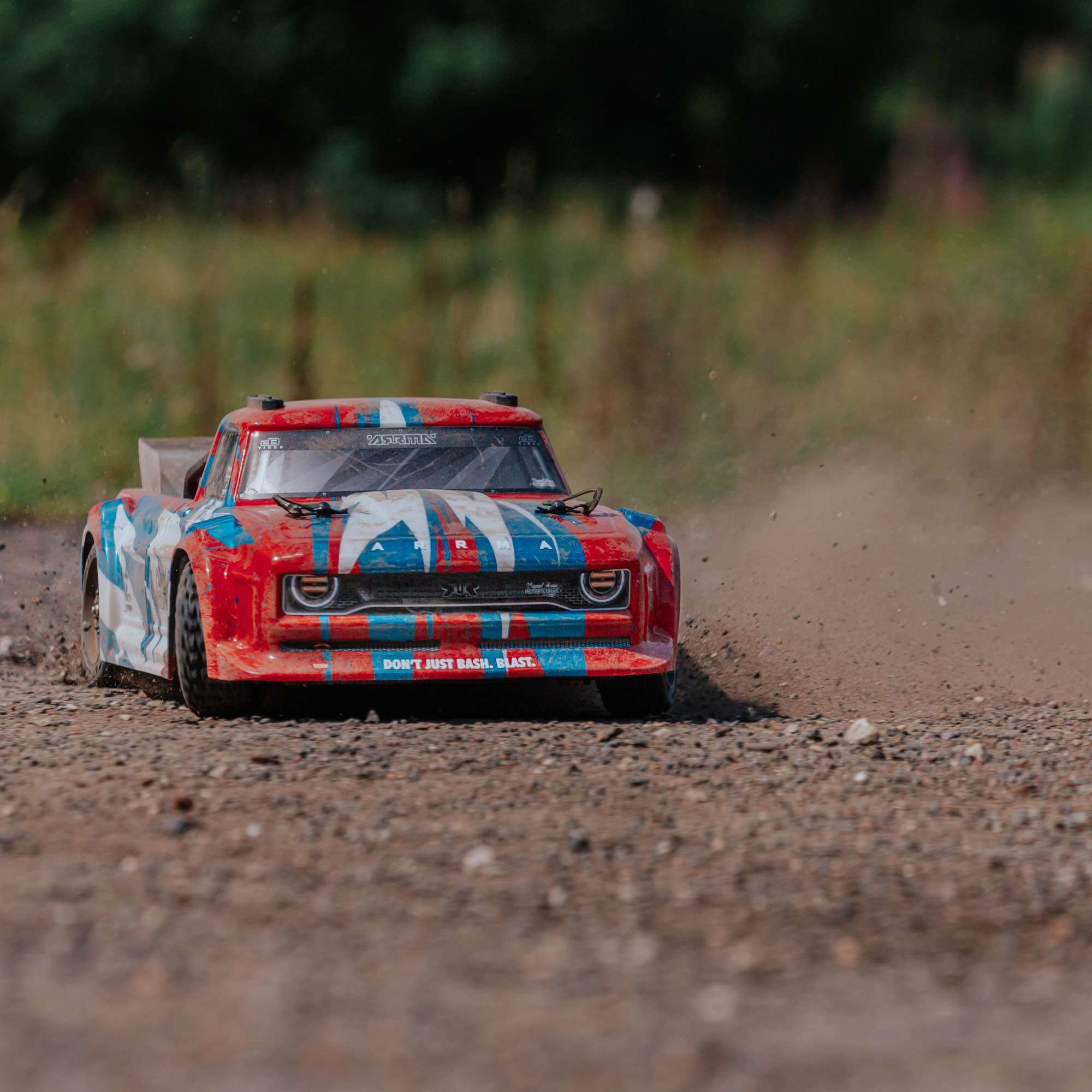 arrma-infraction-mega-resto-mod-truck-rtr-1-8-rot-blau image 5