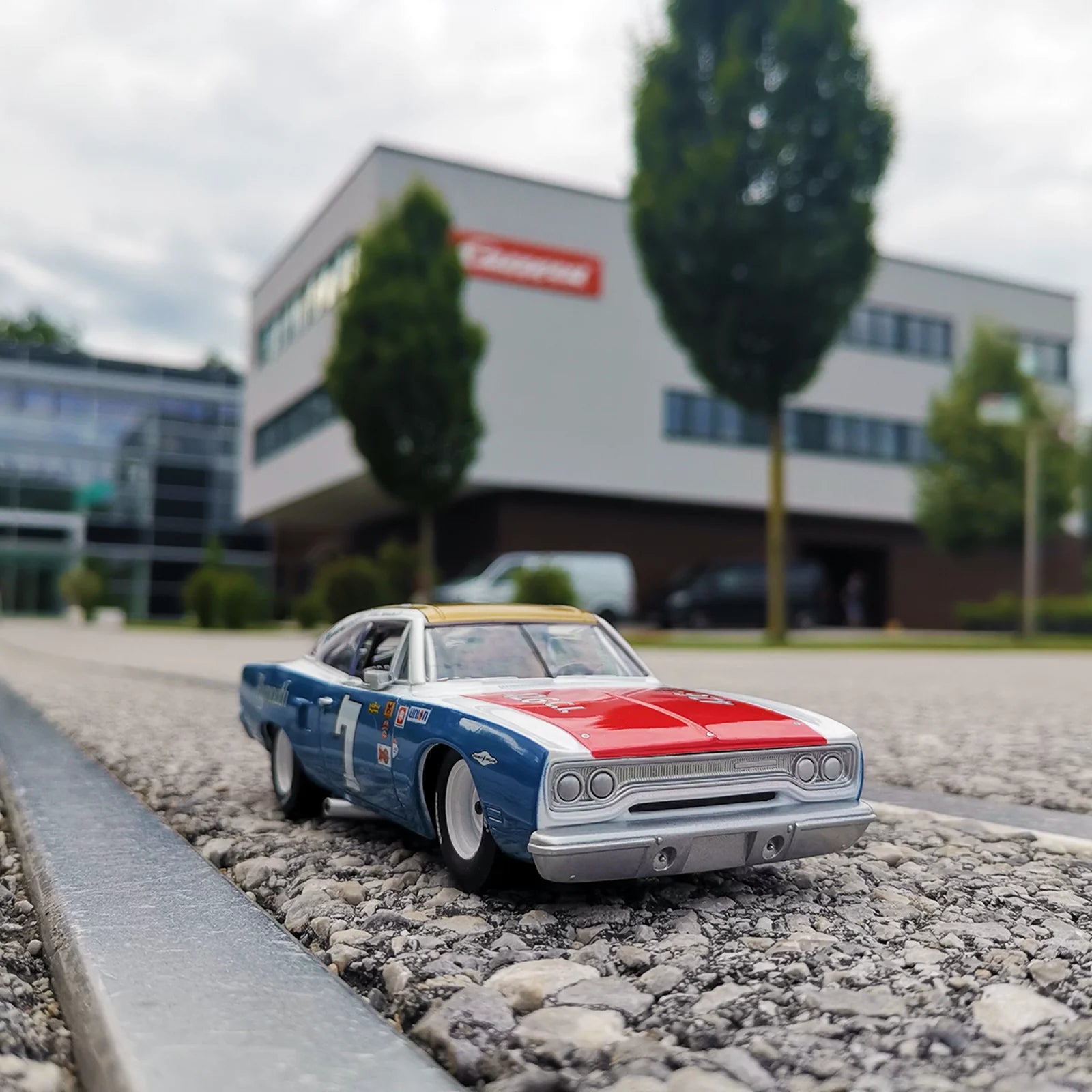 carrera-digital-132-plymouth-roadrunner-no-7-slotcar-1-32 image 3
