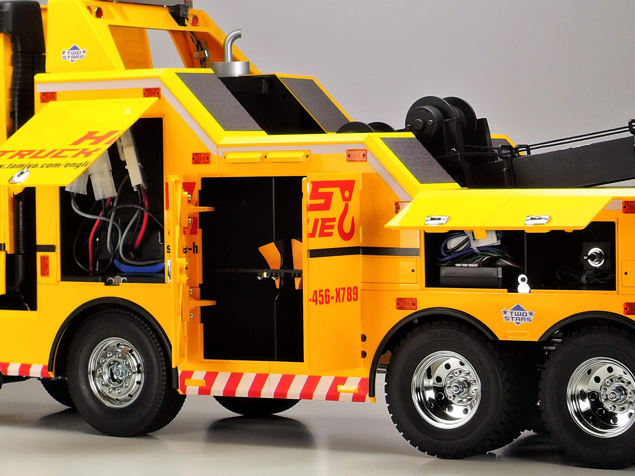 tamiya-r-c-models-56362-volvo-fh16-abschlepper-1-14-bausatz-gelb image 7