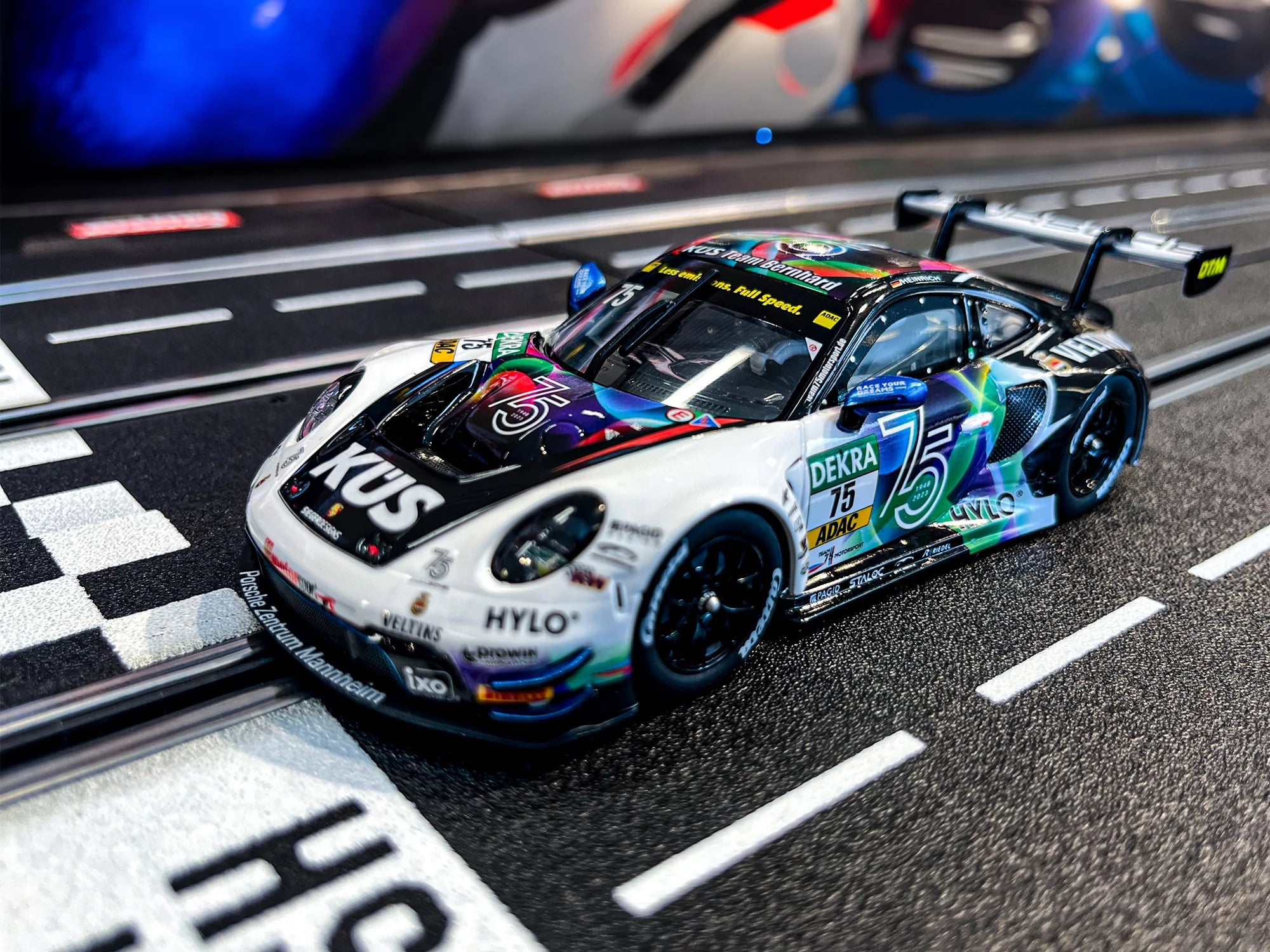 carrera-rc-carrera-digital-132-porsche-911-gt3-r-slotcar-no-75-dtm image 2