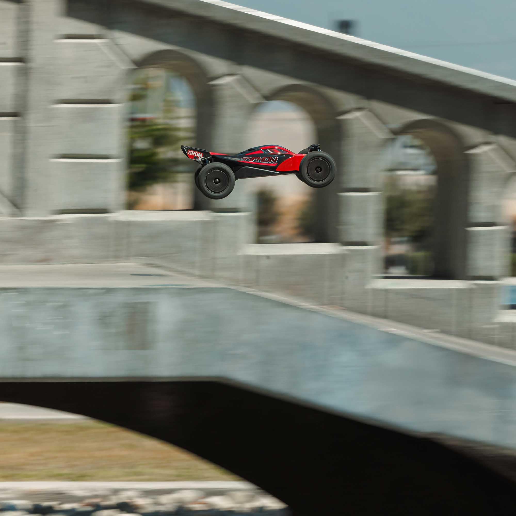 arrma-typhon-grom-223s-buggy-1-14-rtr-brushless-rot image 5